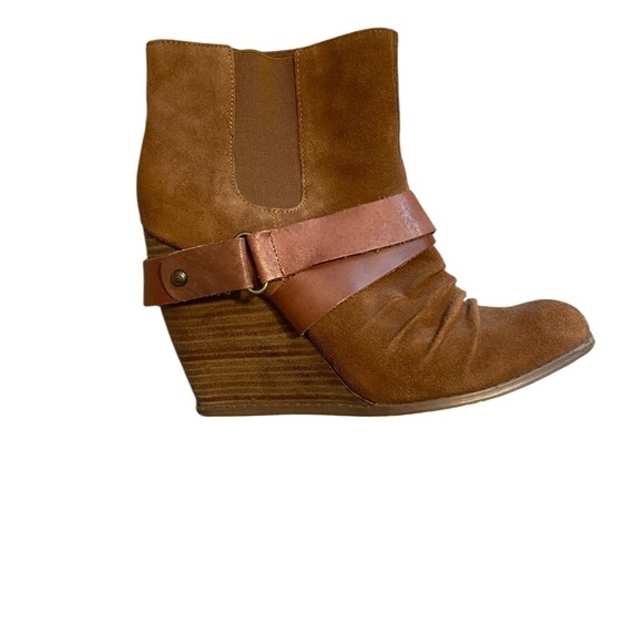 Seychelles Brown Ankle Boots with Suede Finish and Strap Detail Size 10 - Picture 7 of 9